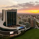 فندق Concorde Tower & Casino 5*
