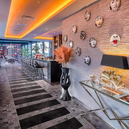 Concorde Tower & Casino Hotel 5*