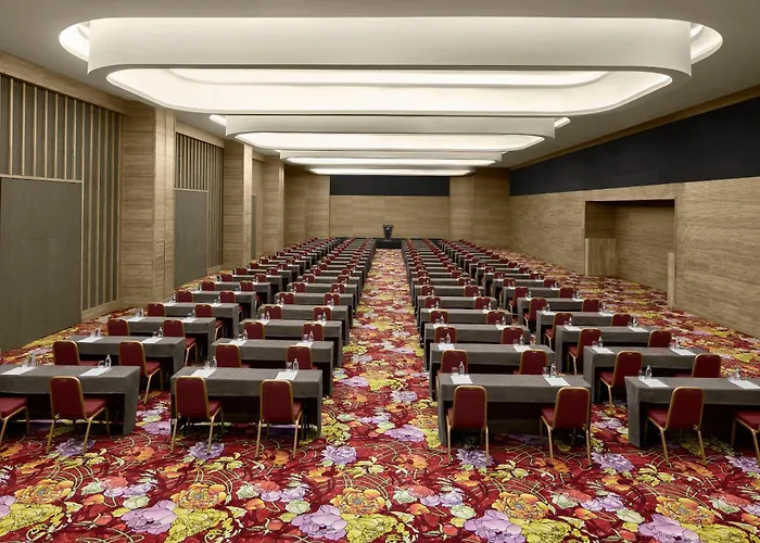 Concorde Tower & Casino Otel 5*