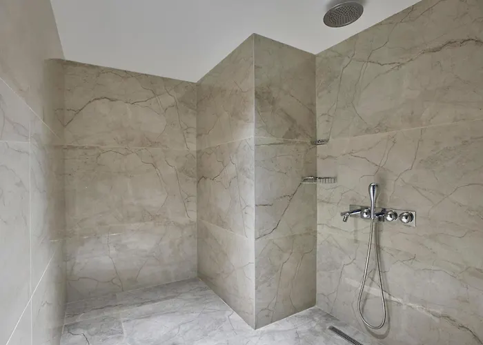 Concorde Tower & Casino Otel