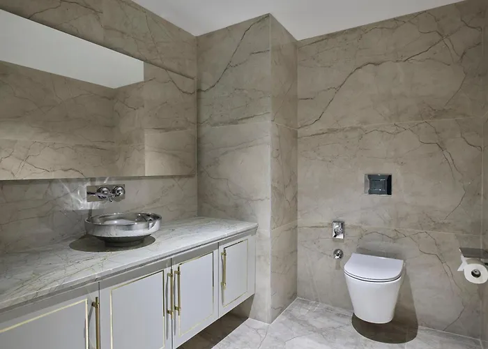 Concorde Tower & Casino Otel 5*