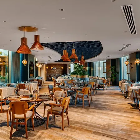 Concorde Tower & Casino Hotel 5*